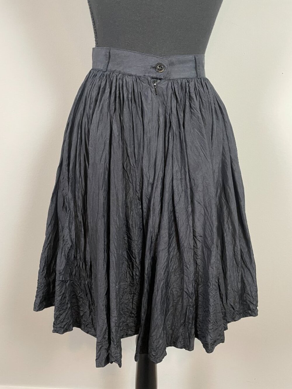 Katharine Hamnett London black 100% silk full skirt, Made in U.K. - Picture 4 of 7